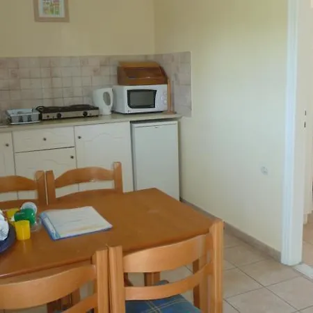 アパートホテル The Mayflower &