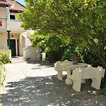 The Mayflower & Apart Otel Moraitika