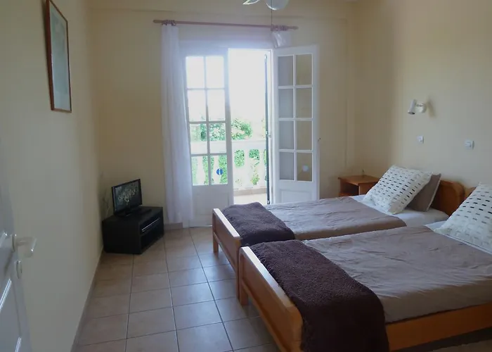 Апарт-отель The Mayflower & 3*