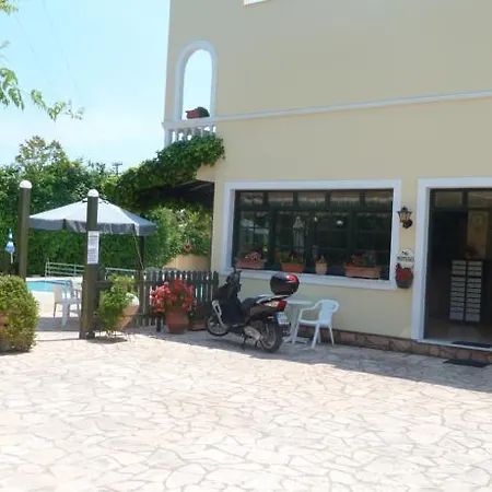 The Mayflower & Hotel de apartamente 3*