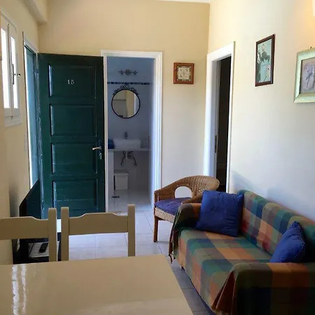 The Mayflower & Hotel de apartamente Moraitika