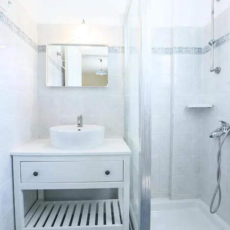 The Mayflower & Hotel de apartamente 3*