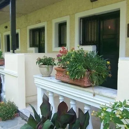 The Mayflower & Hotel de apartamente